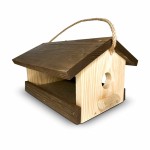 Drewniany karmnik dla ptaków  z sznurkowym uchwytem